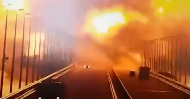 Orașul-port Nikolaev, bombardat masiv joi dimineață