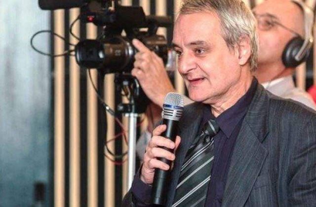 Regizorul acuzat de pornografie infantila a fost arestat