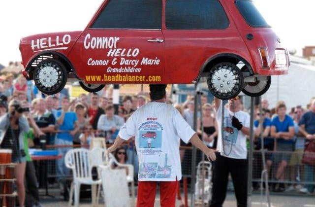 TOP 10 cele mai RIDICOLE recorduri mondiale din istorie