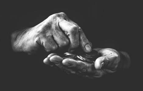 Salarii mai mici de la o lună la alta. Datele INS arată realitatea cruntă din buzunarele românilor