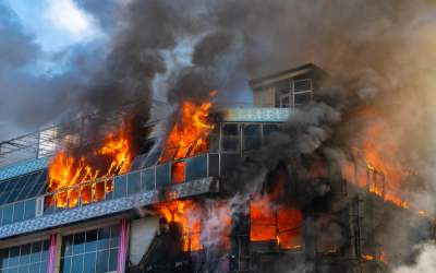 Incendiu violent la un...