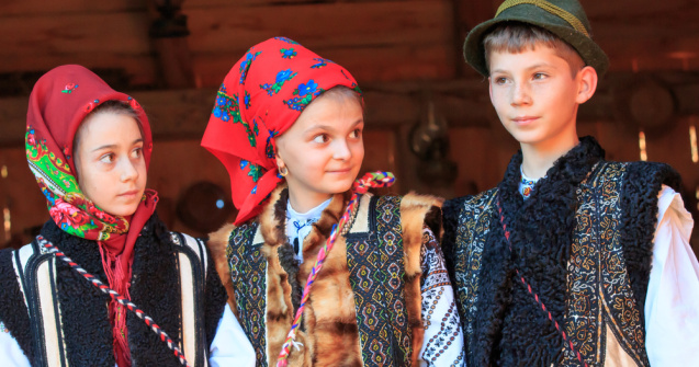 Peste 40.000 de români își sărbătoresc ziua onomastică de Sfânta Parascheva