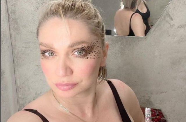 Cristina Cioran și iubitul ei vor să mai aibă un copil. Vedeta are 45 de ani