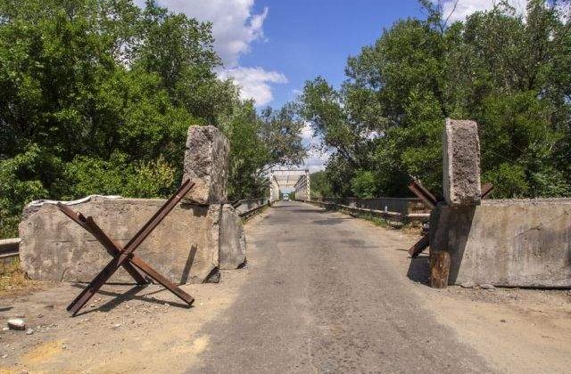 Orasul ucrainean Lugansk se afla in pragul unei CATASTROFE umanitare