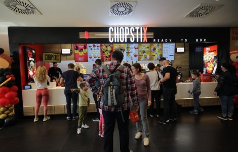 Chopstix începe o nouă poveste în Timișoara, la Iulius Town