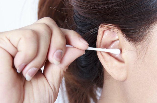 Bețișoarele de urechi. C&acirc;t de periculoasă este utilizarea lor