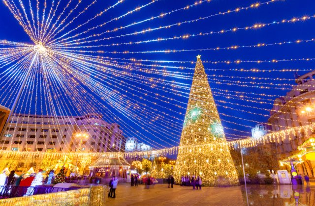 Primăria Capitalei caută firme care vor decora gratuit centrul orașului de Crăciun