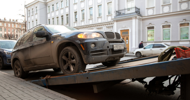 Poliția Rutieră va putea ridica mașinile staționate neregulamentar