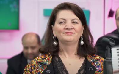 Mama Deliei a sărit în...