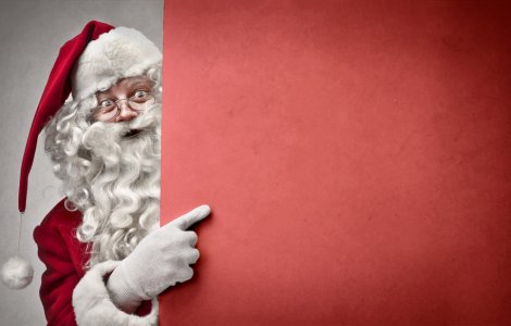 Toamnă în calendar, oameni de zăpadă în supermarketuri. De ce a ajuns Moș Crăciun mai devreme în magazine