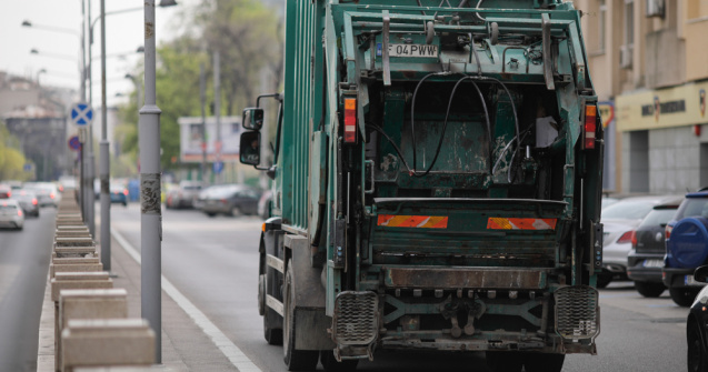 Un bărbat a fost lovit mortal de o mașină de gunoi la Galați