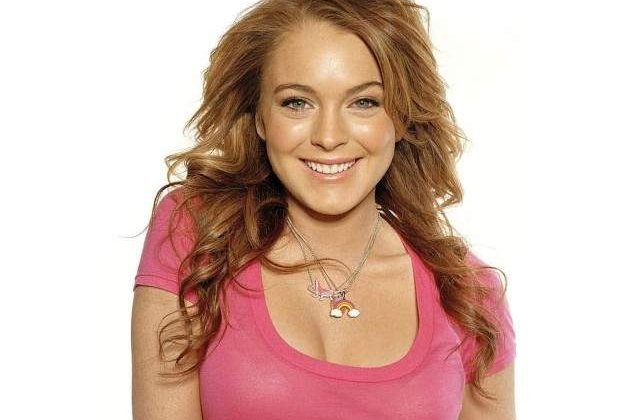 Lindsay Lohan isi va scrie autobiografia
