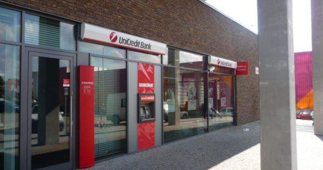 UniCredit Tiriac Bank preia portofoliul de corporate al RBS Bank