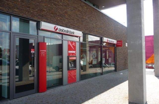 UniCredit Tiriac Bank preia portofoliul de corporate al RBS Bank