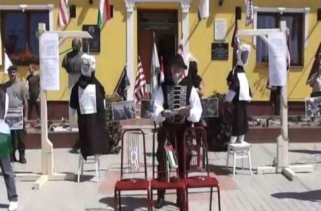 [VIDEO] Ungaria: Manechine reprezentand lideri israelieni, SPANZURATE in semn de protest