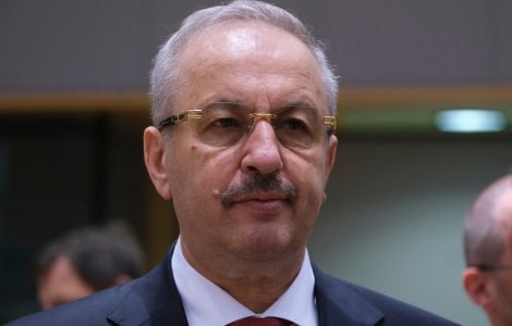 Vasile Dîncu a demisionat din funcţia de ministru al Apărării Naţionale