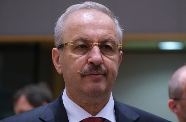 Vasile D&icirc;ncu a demisionat din funcţia de ministru al Apărării Naţionale