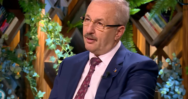 Dîncu a rămas fără Apărare: Gafele care au dus la plecarea sa din funcție. Ce urmează