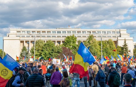 Românii protestează în fața Guvernului. Ce îi nemulțumește pe români