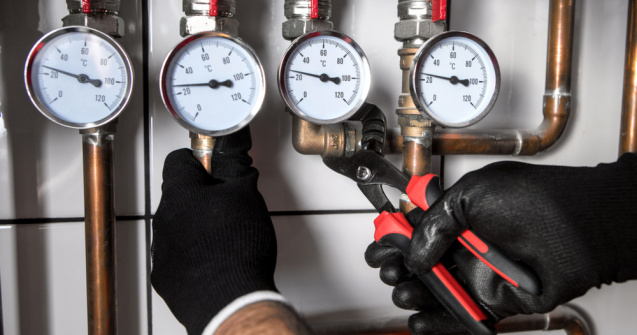 Repartitoarele de căldură sau contoare, obligatorii până la final de an. Amenzi mari pentru cei care nu le pun