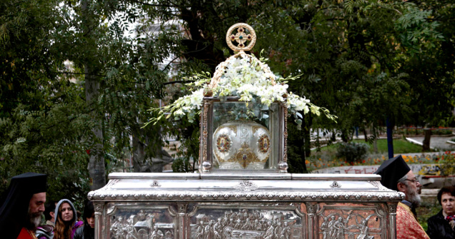 Sfântul Dimitrie, Izvorâtorul de mir. Tradiții și obiceiuri specifice sărbătorii