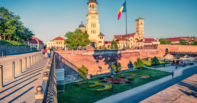 Alba Iulia a obținut titlul de Oraș Regal. Mari regi au fost încoronați aici