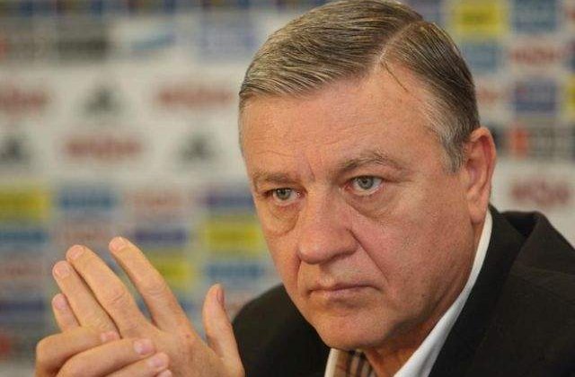 Mircea Sandu renunta la functia de presedinte de onoare al FRF