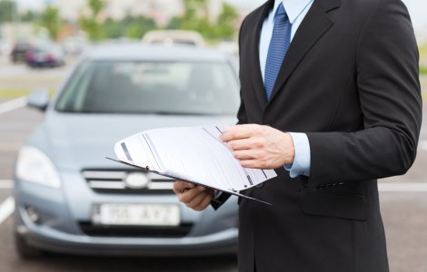 Asigurări auto cu probleme. Despăgubirile, plătite tot mai greu de liderul pieței RCA