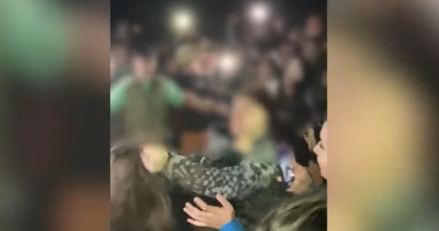VIDEO Două adolescente din Constanța s-au bătut crunt din cauza unor like-uri