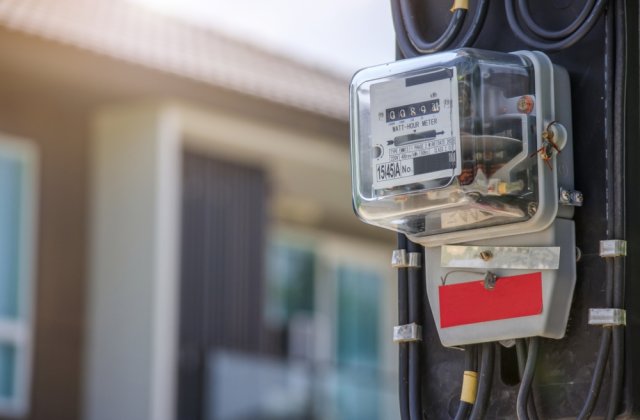 Schimbări pe piața energiei. Guvernul vrea compensare la curent &icirc;n funcție de ce salariu are fiecare rom&acirc;n 