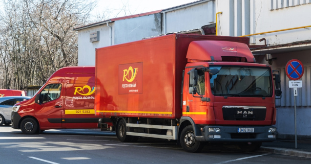 Un poștaș ar fi furat aproape 60 de mii de euro dintr-o maşină a Poştei Române