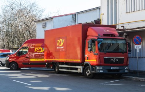 Un poștaș ar fi furat aproape 60 de mii de euro dintr-o maşină a Poştei Române