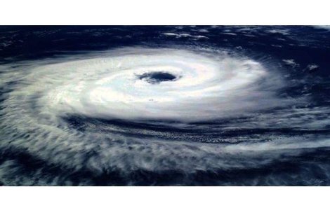 Cel putin un mort si zeci de raniti in Japonia