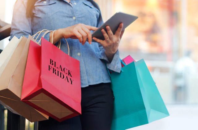 ABOUT YOU Black Friday 2022 - haine și accesorii la reducere