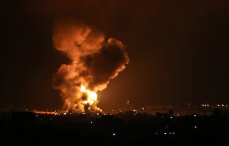 Aviația israeliană a executat lovituri în Gaza după tiruri de rachete spre Israel. „Tensiuni în creștere, violențe și pierderi de vieți omenești”