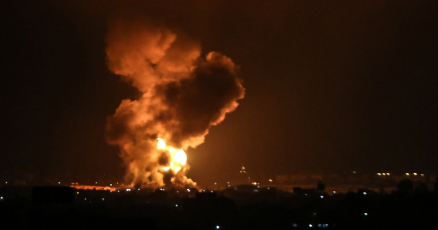 Aviația israeliană a executat lovituri în Gaza după tiruri de rachete spre Israel. „Tensiuni în creștere, violențe și pierderi de vieți omenești”