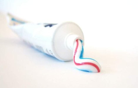 Un ingredient din pasta de dinti, asociat cu dereglarile hormonale si riscul de cancer