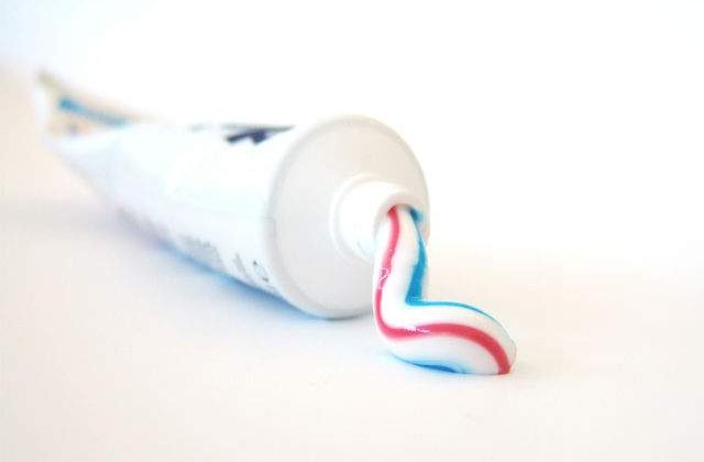 Un ingredient din pasta de dinti, asociat cu dereglarile hormonale si riscul de cancer