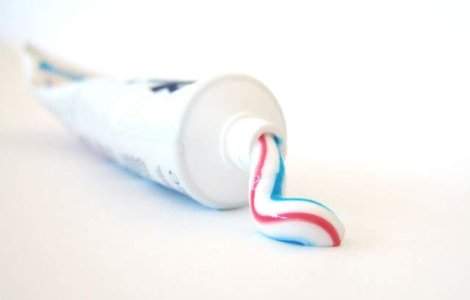 Un ingredient din pasta de dinti, asociat cu dereglarile hormonale si riscul de cancer