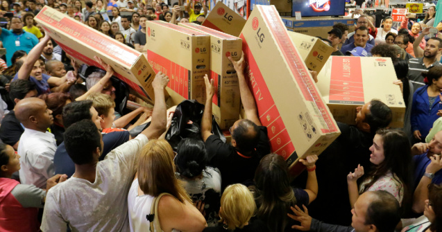 Black Friday România 2022. Ghid de cumpărături: Sfaturi pentru a face față haosului reducerilor