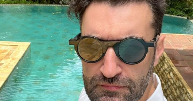 Smiley și-a pierdut vocea. Ce decizie a luat iubitul Ginei Pistol din cauza problemelor de sănătate