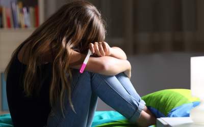 Tot mai multe mame minore în...