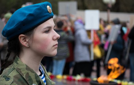 Pregătirea militară devine obligatorie în școlile din Rusia