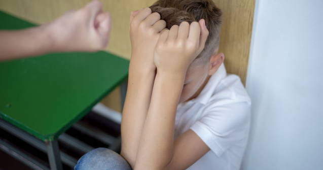 Tot mai multe cazuri de violență în școlile din țară. Părinții cer pedepse dure