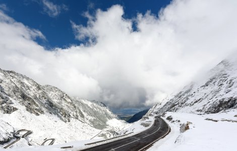 Circulația pe unele sectoare de drum de pe Transalpina și Transfăgărășan se închid