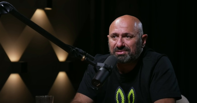 Cătălin Scărlătescu refuză să mai gătească un desert cunoscut. Ce anume l-a marcat în tinerețe