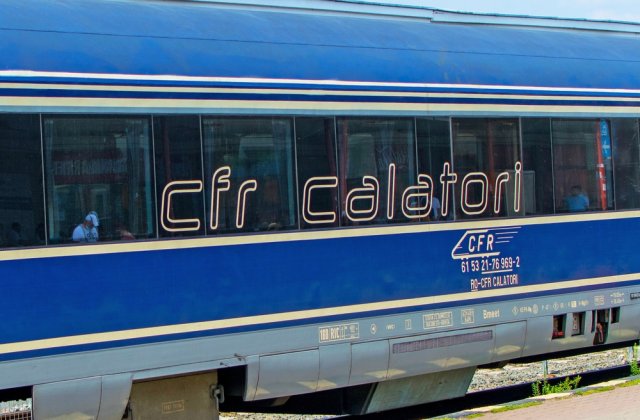 Călătorii CFR pot procura bilete online direct de la controlor. Măsura intră &icirc;n vigoare de astăzi