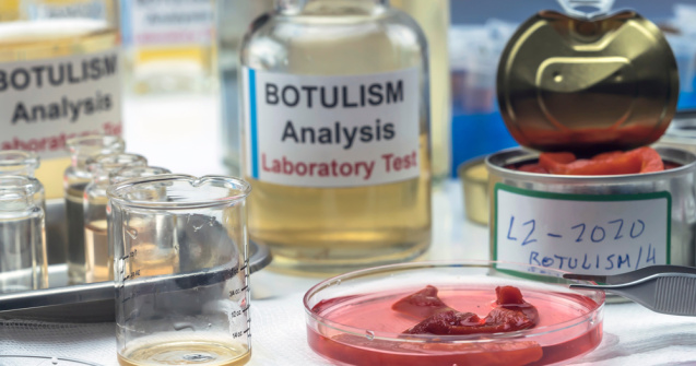 Trei cazuri de botulism depistate în România. Care sunt simptomele