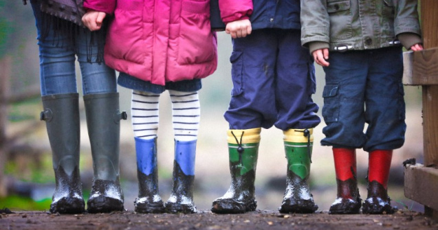 Ce încălțăminte copii este potrivită pentru fiecare etapă din viața acestuia?