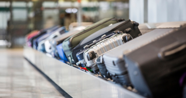 A curs sânge din bagajul unui român pe aeroportul din Liverpool. Autoritățile britanice au dat alarma